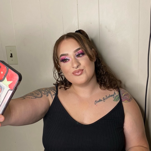 Profile Picture of Alexandra Sarbaugh (@asarbaugh) on Poshmark