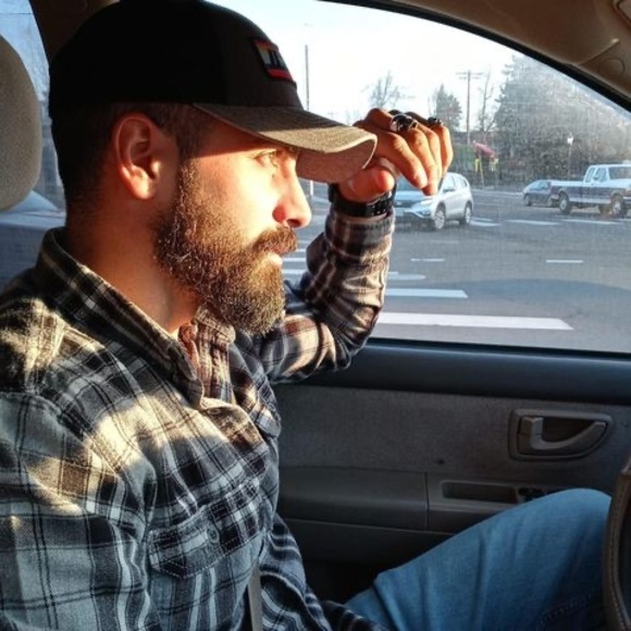 Profile Picture of Garrett Bessette (@garrettbessette) on Poshmark