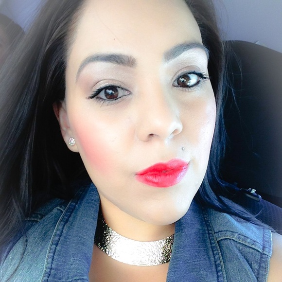 Profile Picture of Janeth Jimenez (@janeth422) on Poshmark