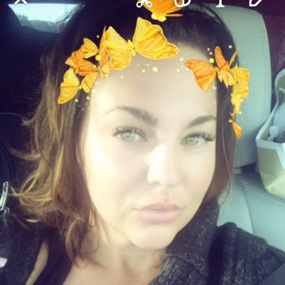 Profile Picture of Shannon Wayman (@way_shay) on Poshmark