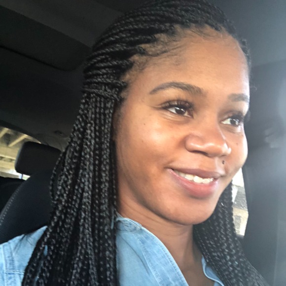 Profile Picture of Latisha Scott (@ljeanine) on Poshmark