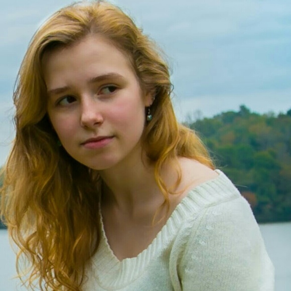 Profile Picture of Sophia Reznikova (@sophiareznikova) on Poshmark