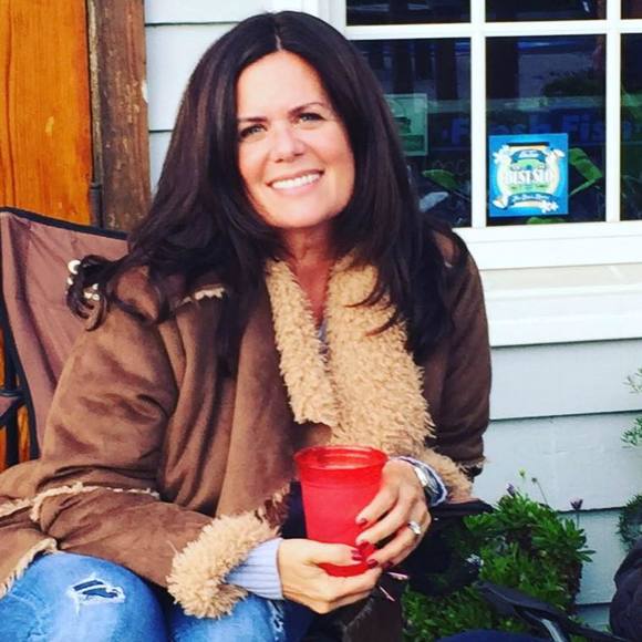 Profile Picture of Julie Coleman (@julie_coleman) on Poshmark