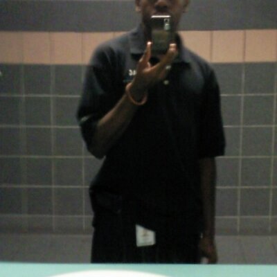Profile Picture of Samuel Chisholmon Twitter