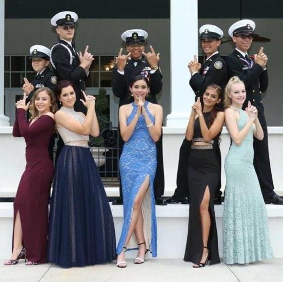 Devin Mcgranahan - Poshmark Profile Picture of Devin Mcgranahan (@devinmcgranahan) on Poshmark