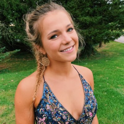 Profile Picture of Julia Bowman (@julesroane) on Twitter