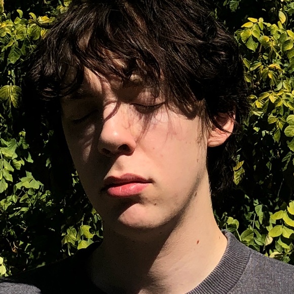 Profile Picture of Dustin Holtz (@dstnhltz) on Poshmark