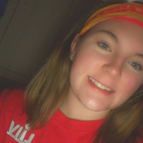 Profile Picture of Cateline Ulmer (@cateee99) on Poshmark