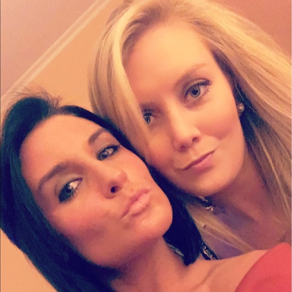 Profile Picture of Amy Sharble (@amysharble) on Poshmark