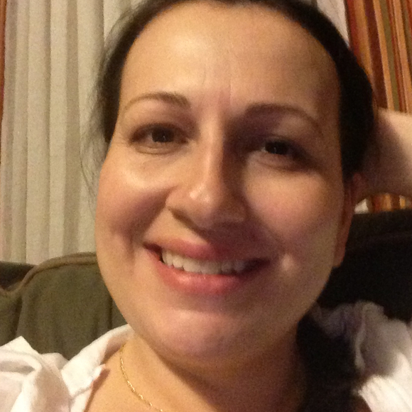 Profile Picture of Georgia Tsonis (@gtsonis) on Poshmark