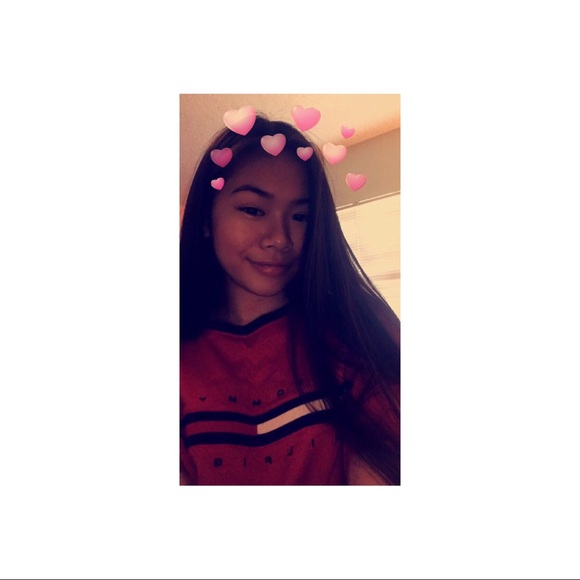 Profile Picture of Katelyn Nguyen (@katelynxnxn) on Poshmark