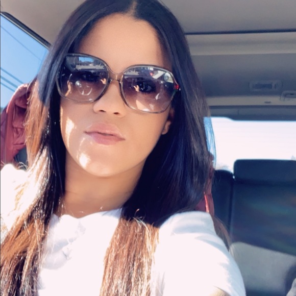Profile Picture of Jazmin Cintron (@cinjazzy) on Poshmark