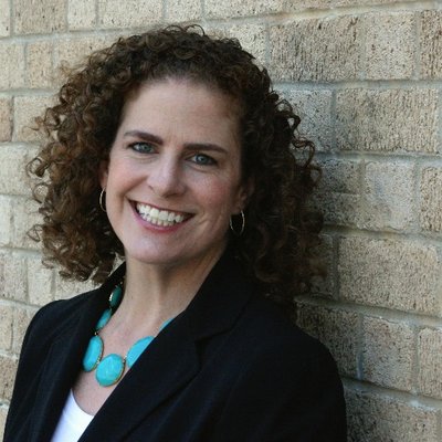 Profile Picture of Elizabeth Case, LCPC (@elizabeth_case_) on Twitter