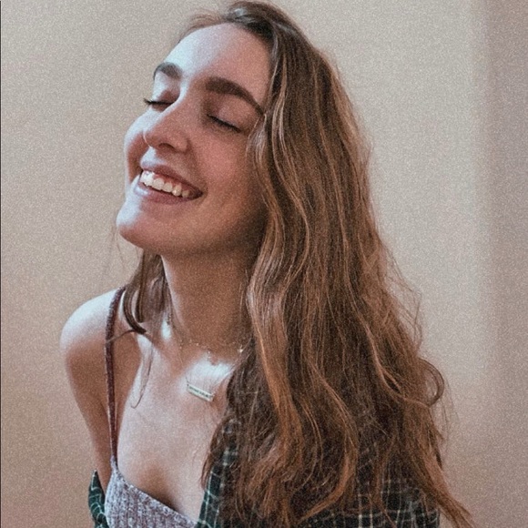 Profile Picture of Sarah Hershey (@sarahhershey9) on Poshmark