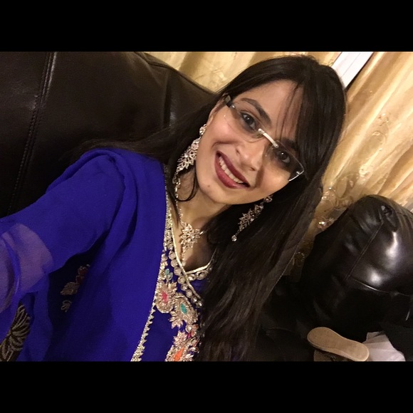 Profile Picture of Rabia Shah (@rabiahasan) on Poshmark