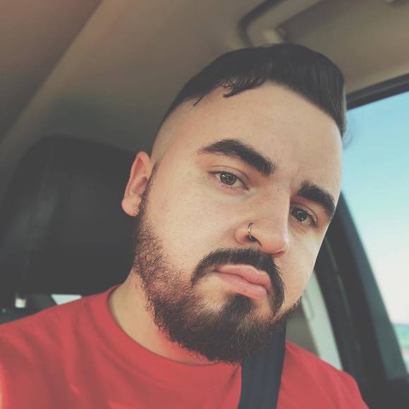 Profile Picture of Daniel Hunter (@danielhunterr) on Poshmark