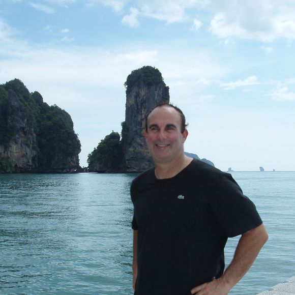 Profile Picture of Danny Weiss (@dannywla) on Poshmark