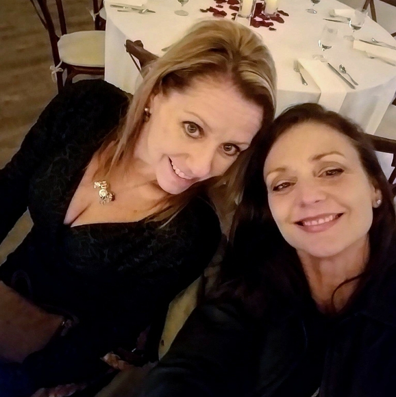 Profile Picture of Ann Dewoskin (@adewoskin) on Poshmark