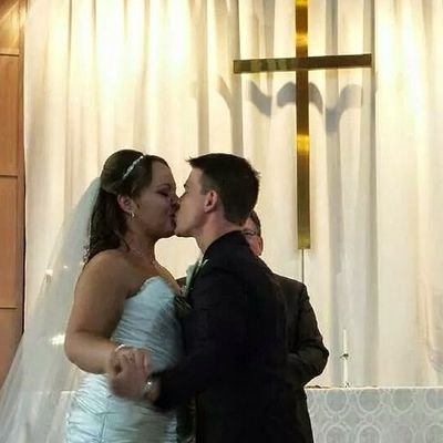 Profile Picture of Stephanie Crain (@greeneyes10) on Twitter