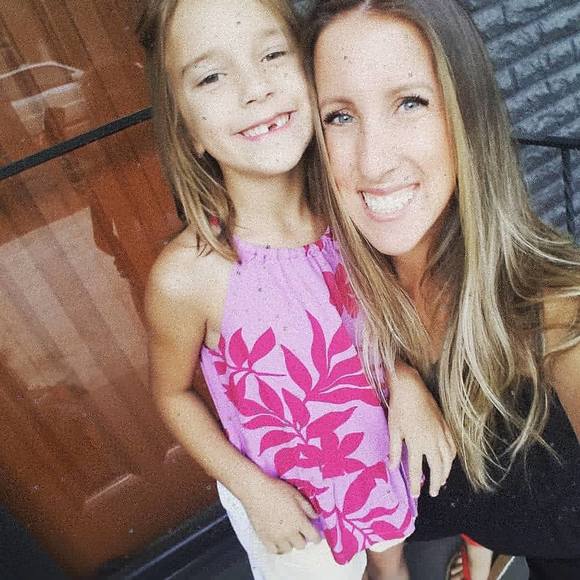 Profile Picture of Megan Axtman (@megoliveaxtman) on Poshmark