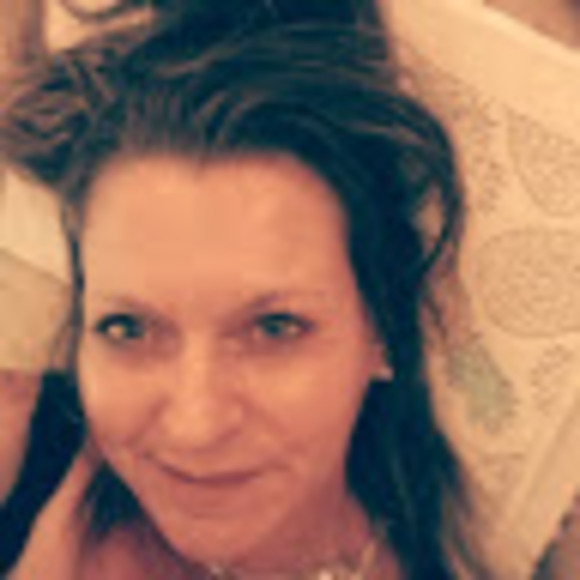 Profile Picture of Paula Holt (@paulareed60pr) on Poshmark