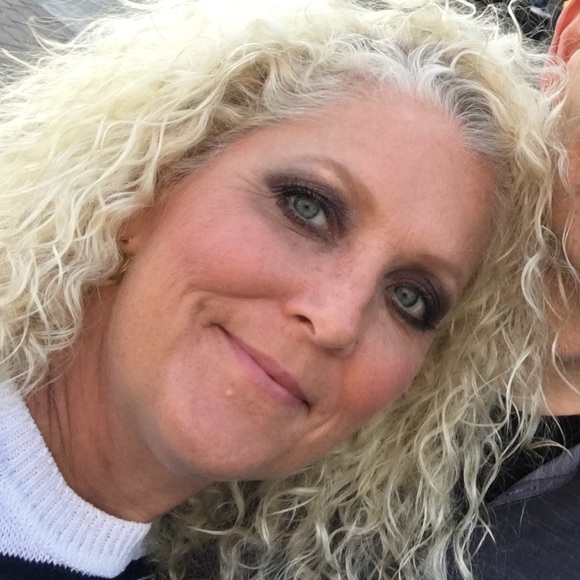 Profile Picture of Teresa Bruff (@brufft) on Poshmark