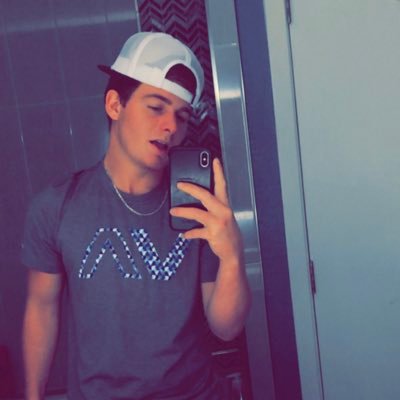 Profile Picture of C~James (@ChrisGuindon_) on Twitter