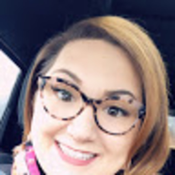 Profile Picture of Gina Marino (@ginamarino313) on Poshmark