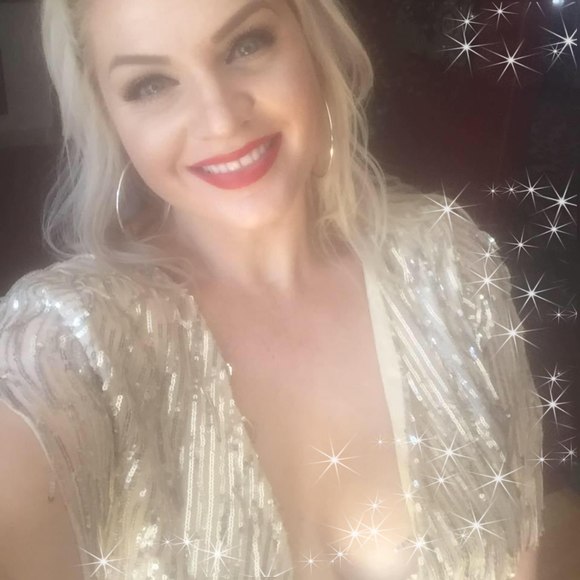 Profile Picture of Sarah Mantor (@missmantor) on Poshmark