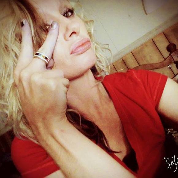 Profile Picture of April Moore (@applesause29) on Poshmark