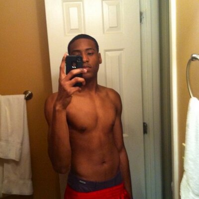 Profile Picture of Alexander Padgett (@Name_go_Here) on Twitter