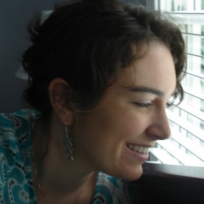 Profile Picture of Catherine Connor (@LooseSpades) on Twitter