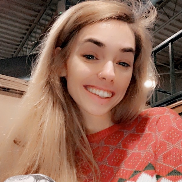 Profile Picture of Kaci Walters (@kaciwalters834) on Poshmark