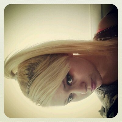 Profile Picture of Amanda Lennox (@dollie1127) on Twitter