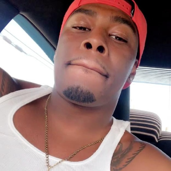 Profile Picture of Gary Conrod (@zagambreon) on Poshmark