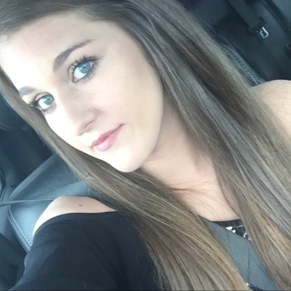 Profile Picture of Jordan Vanderschaaf (@jvanderschaaf) on Poshmark