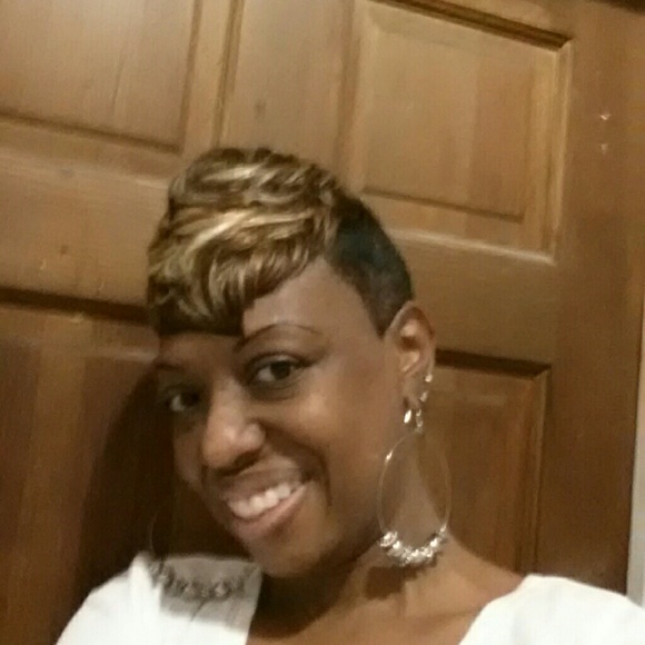 Profile Picture of Raquel Lucas (@rockie_1971) on Poshmark