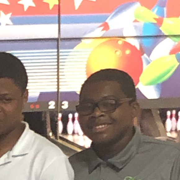 Profile Picture of David Gilliam (@ir3llyd0ntcar3) on Poshmark