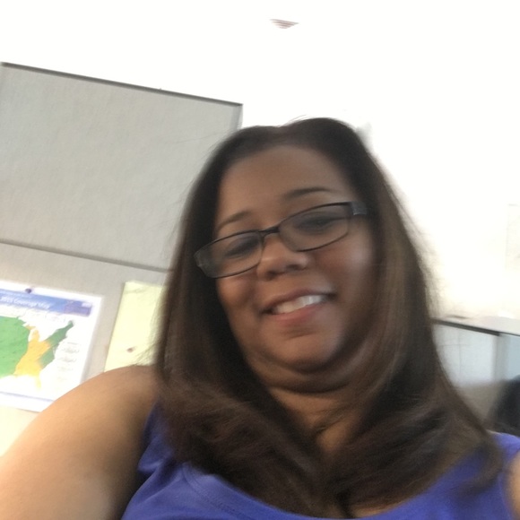 Profile Picture of Donna Stinson (@ds869048) on Poshmark