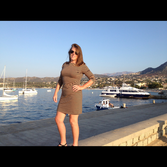 Profile Picture of Teri Savelli (@tsavelli) on Poshmark