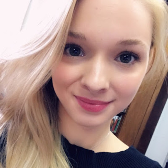 Profile Picture of Emily Canney (@emilycanney) on Poshmark