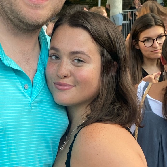 Profile Picture of Tori Cole (@toricole2) on Poshmark