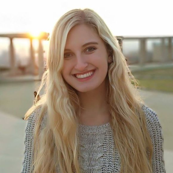 Profile Picture of Juliana Gabbay (@lokibear578) on Poshmark