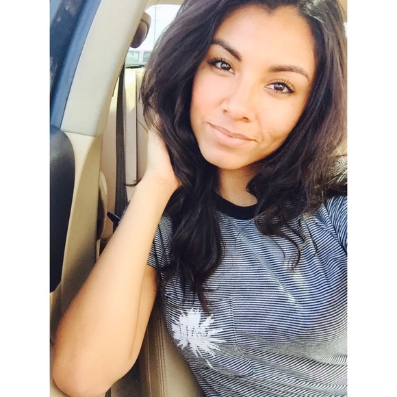 Profile Picture of Aracely Ramirez (@ramirez4472) on Poshmark