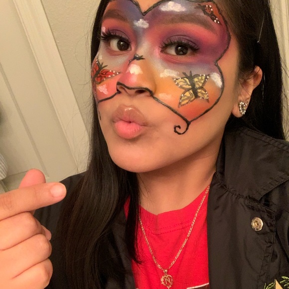 Profile Picture of Nancy Hernandez (@nanz_ee) on Poshmark