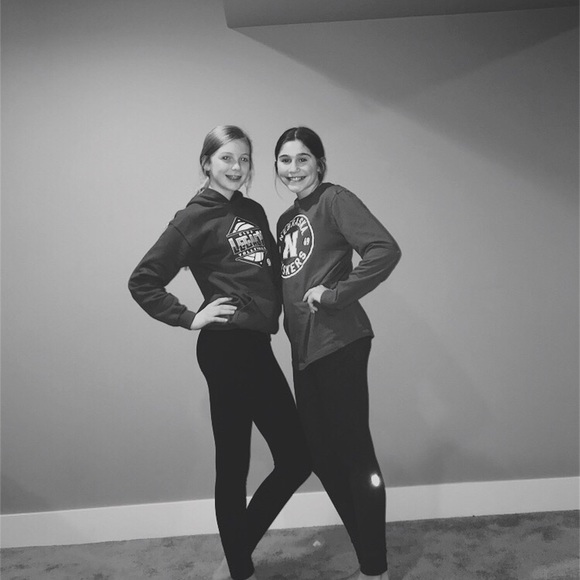 Profile Picture of Lauren Buddecke (@laurenbuddecke) on Poshmark