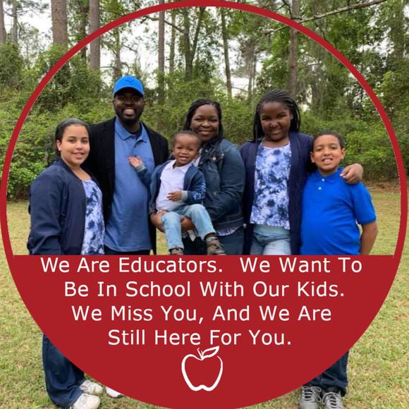 Profile Picture of Joanie Howell (@joanieb79) on Poshmark