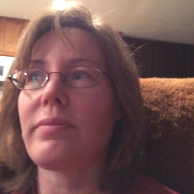 Profile Picture of Jacqueline Regier (@Dizzy_Knitter) on Twitter