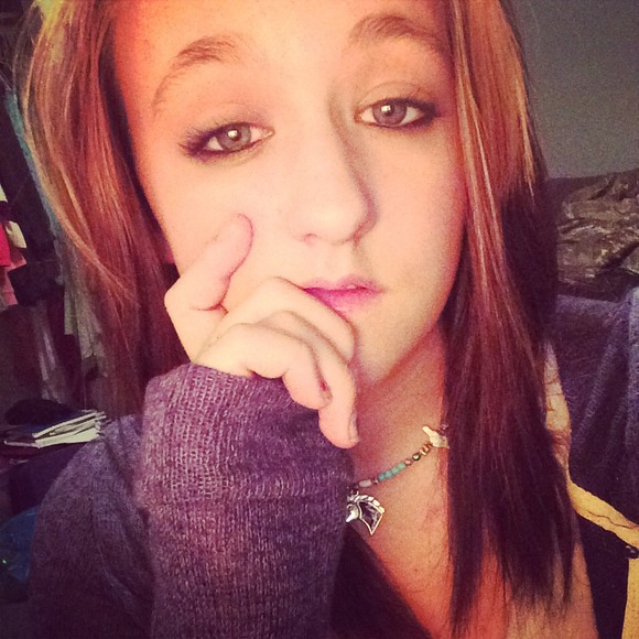 Lexi Vinnedge - Poshmark Profile Picture of Lexi Vinnedge (@vinnedgelexi15) on Poshmark