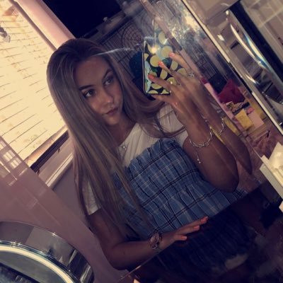 Profile Picture of Leah Clarkson (@leahclarksonn) on Twitter